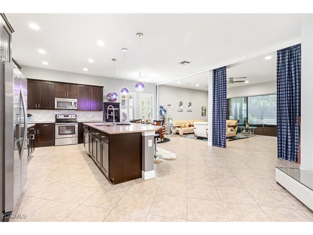 12715 Fairington Way Fort Myers FL 33913 2025024774 image7