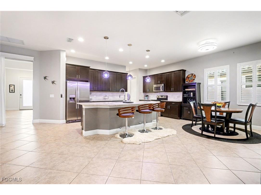 12715 Fairington Way Fort Myers FL 33913 2025024774 image8