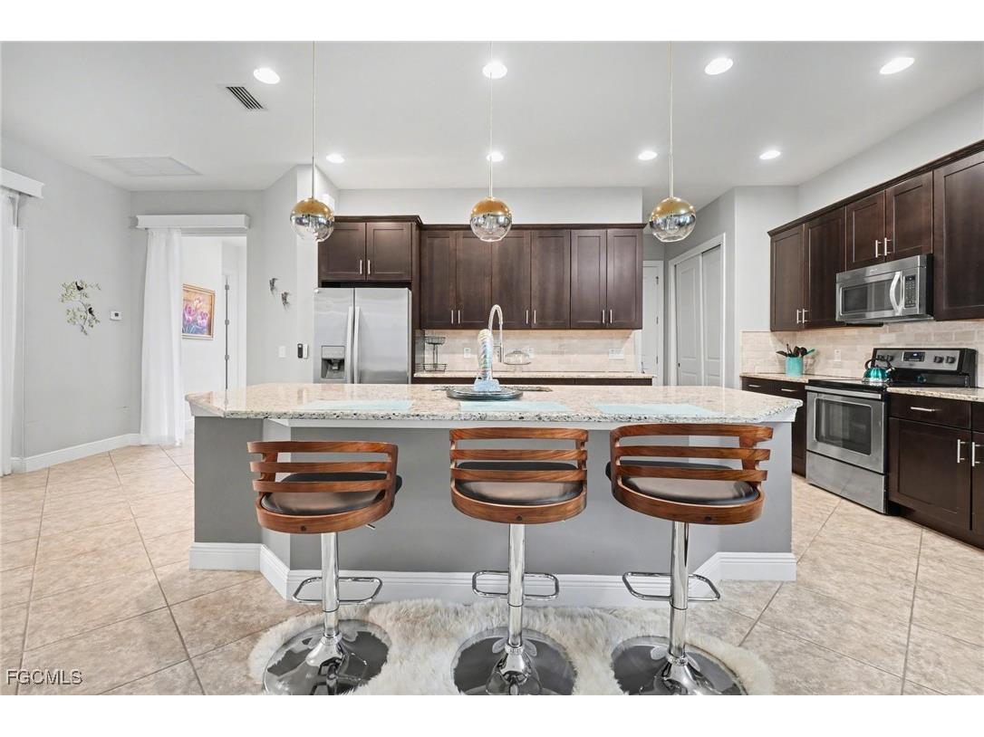 12715 Fairington Way Fort Myers FL 33913 2025024774 image9