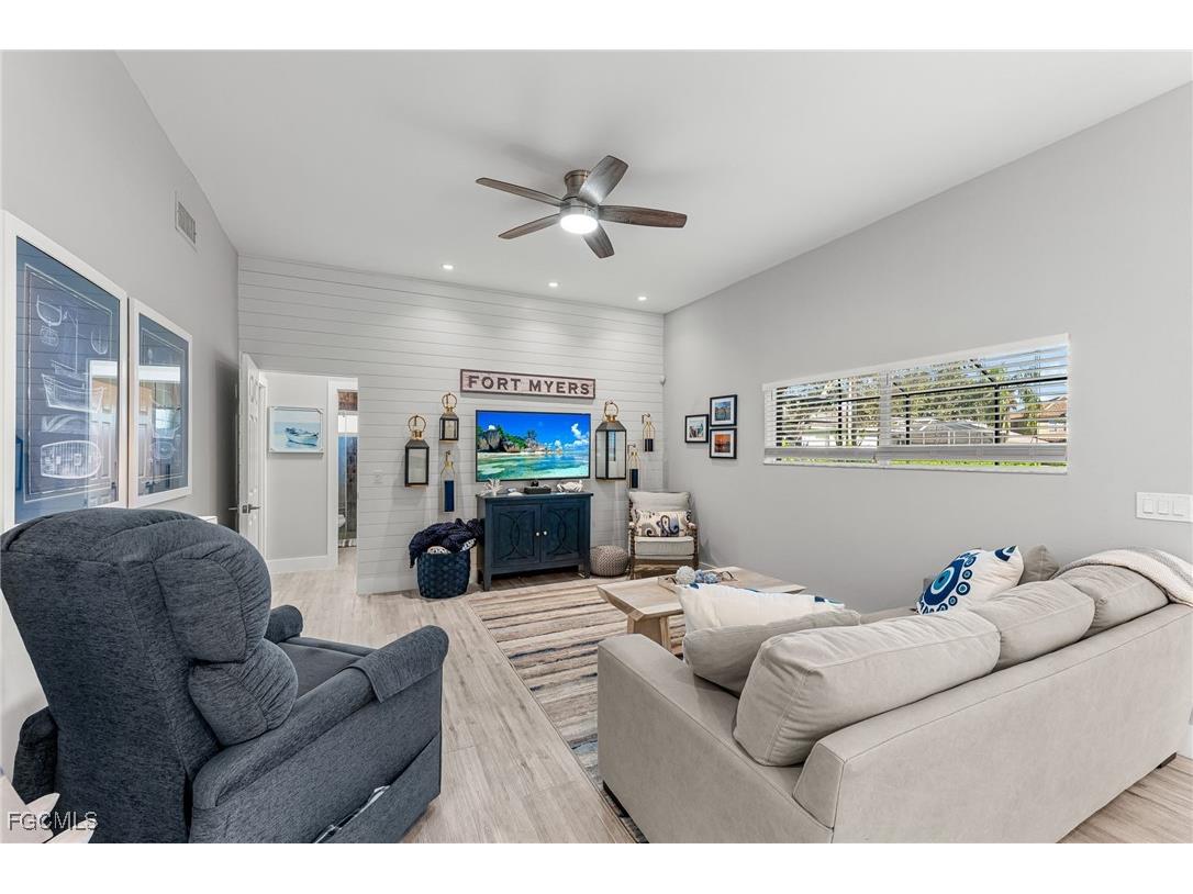 12721 Meadow Pine Lane Fort Myers FL 33913 2025015889 image15