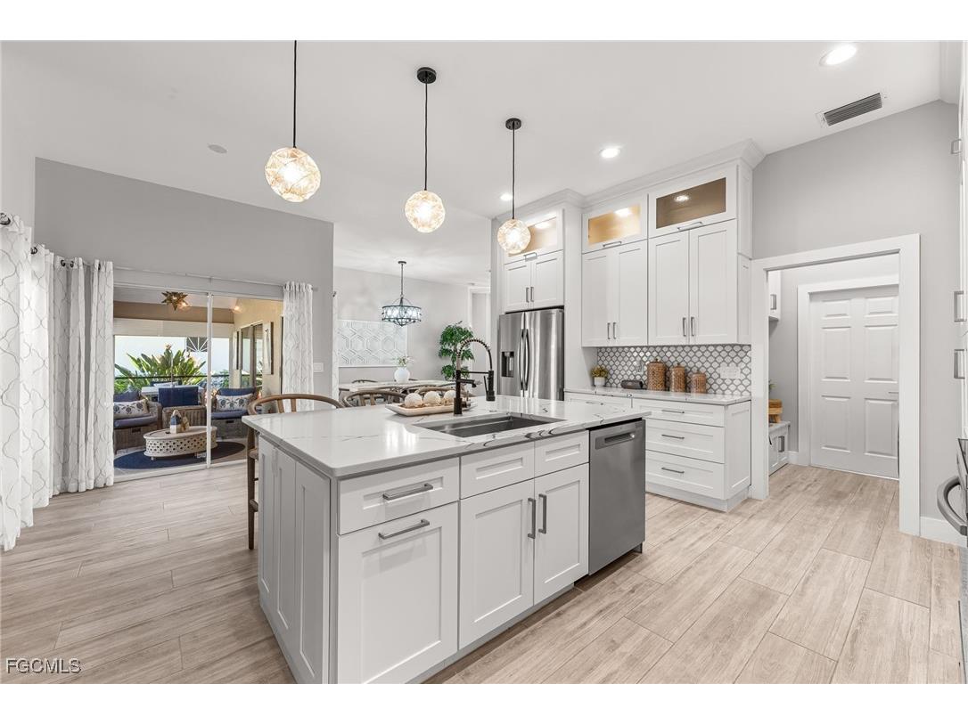 12721 Meadow Pine Lane Fort Myers FL 33913 2025015889 image9