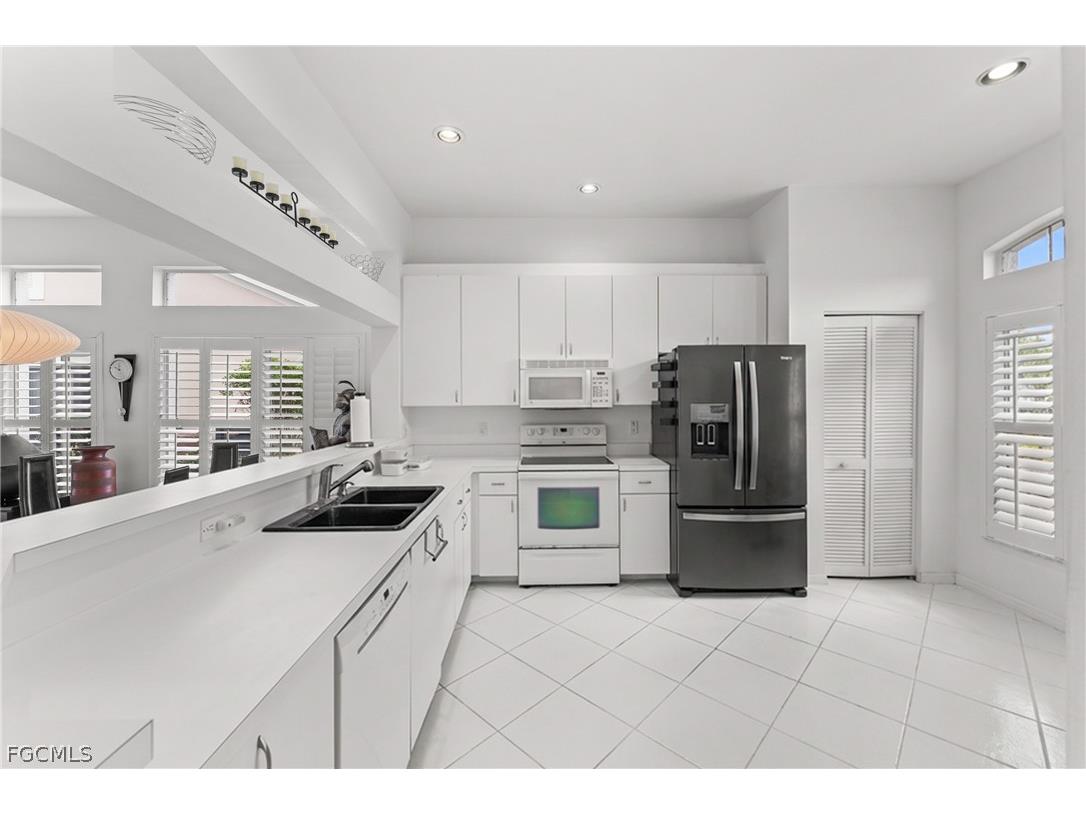 12739 Devonshire Lakes Circle Fort Myers FL 33913 2026009827 image14