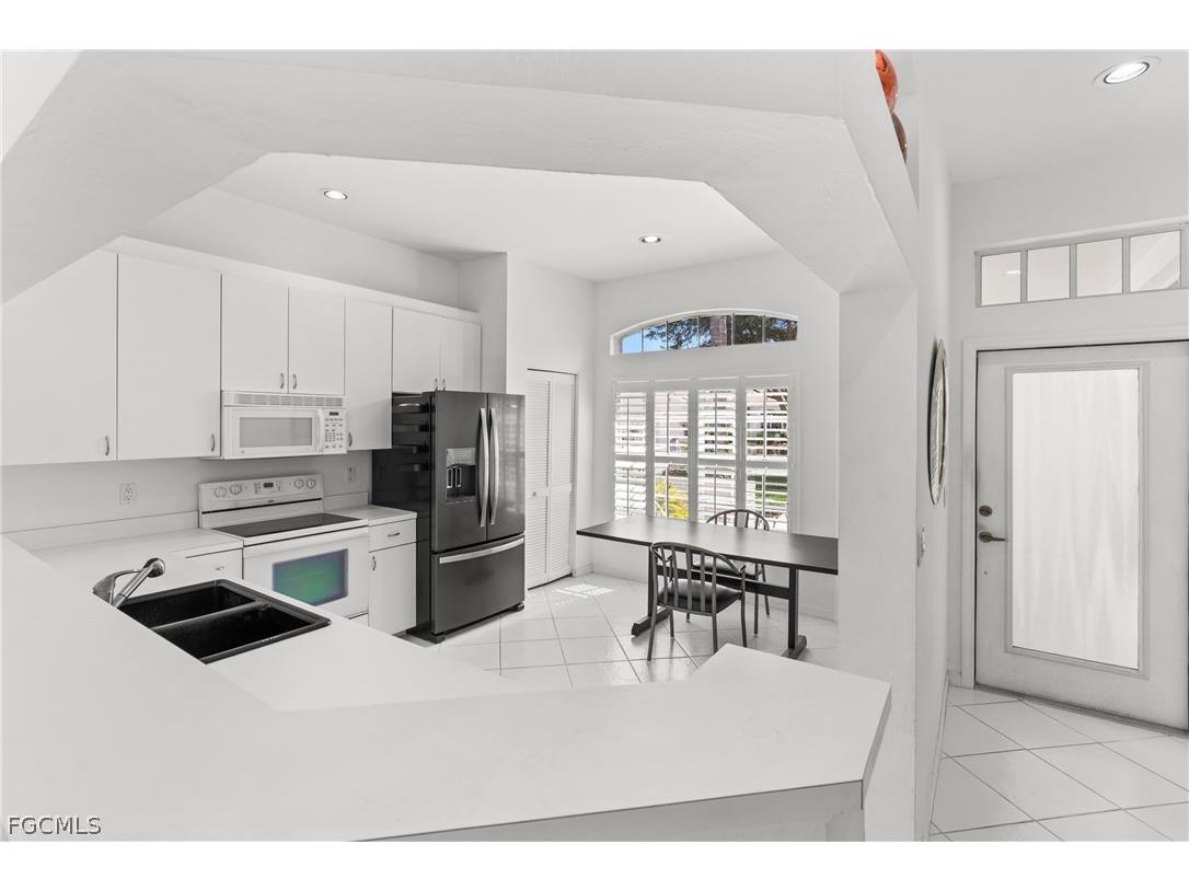 12739 Devonshire Lakes Circle Fort Myers FL 33913 2026009827 image16