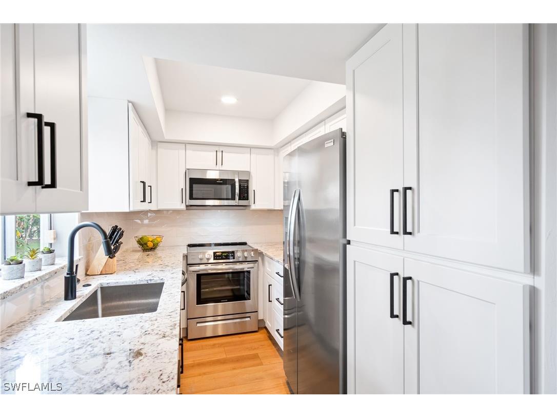 1275 7th Avenue N #201 Naples FL 34102 226008738 image11