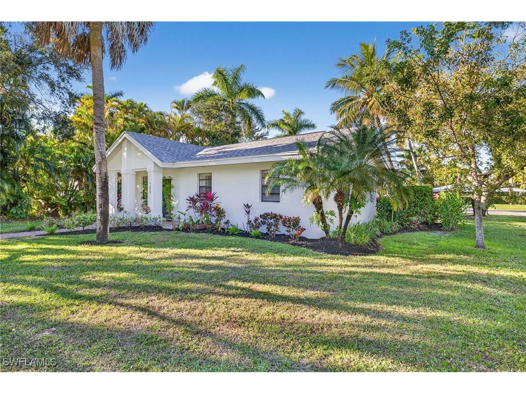 1275 8th Avenue N Naples FL 34102 226003361 image25