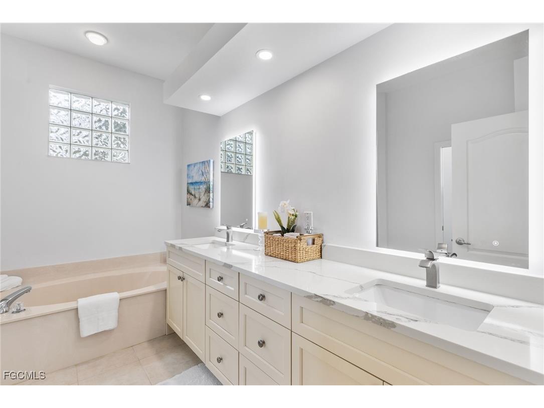 12756 Kedleston Circle Fort Myers FL 33912 2025012962 image8