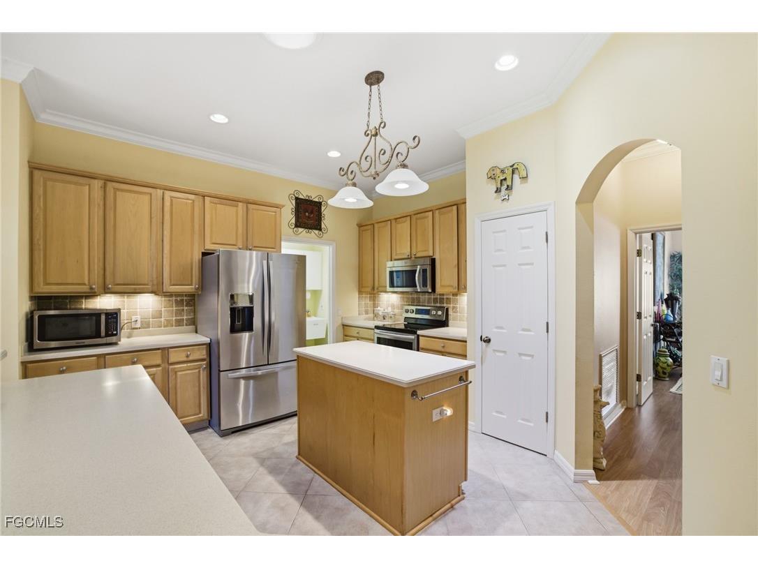 12757 Aston Oaks Drive Fort Myers FL 33912 2025019478 image11