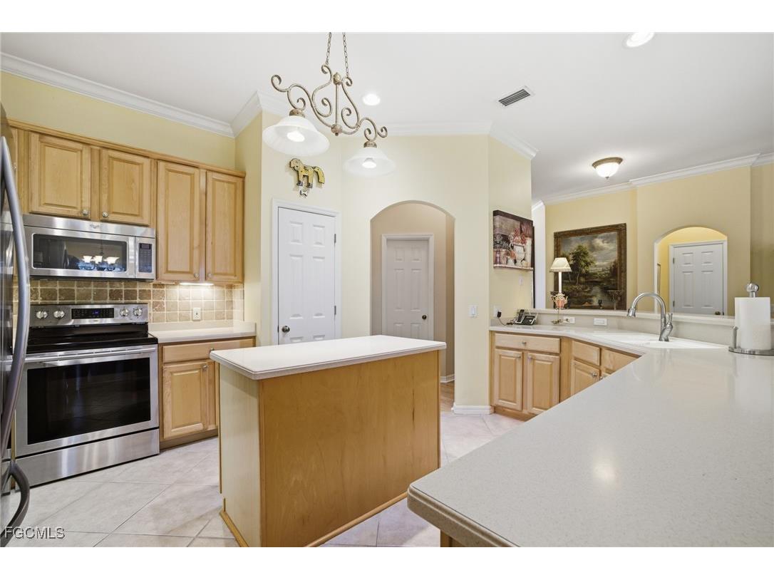 12757 Aston Oaks Drive Fort Myers FL 33912 2025019478 image12