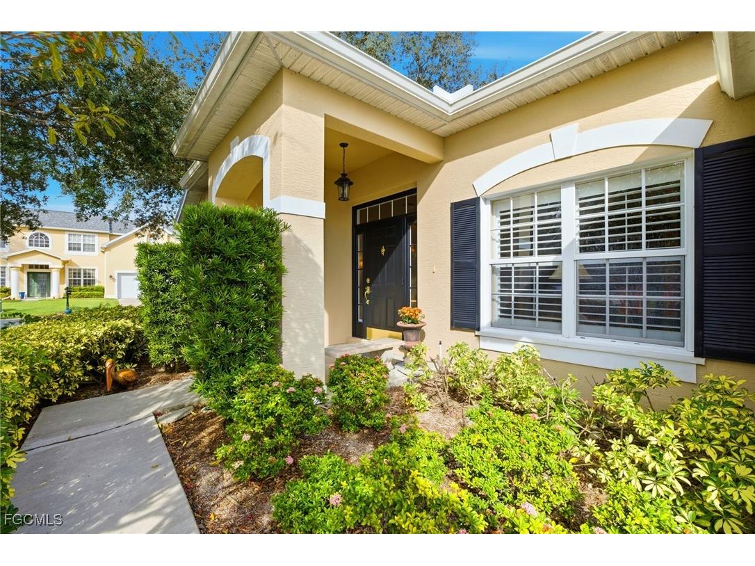 12757 Aston Oaks Drive Fort Myers FL 33912 2025019478 image2