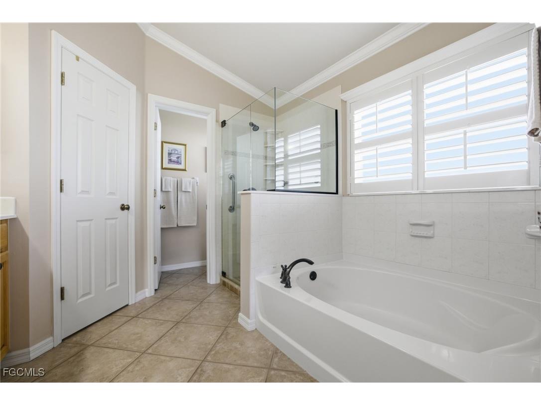 12757 Aston Oaks Drive Fort Myers FL 33912 2025019478 image23