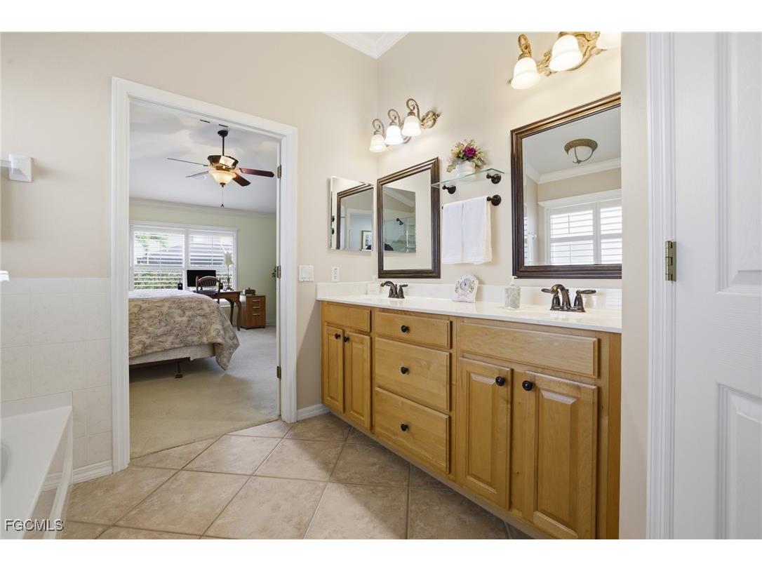 12757 Aston Oaks Drive Fort Myers FL 33912 2025019478 image25