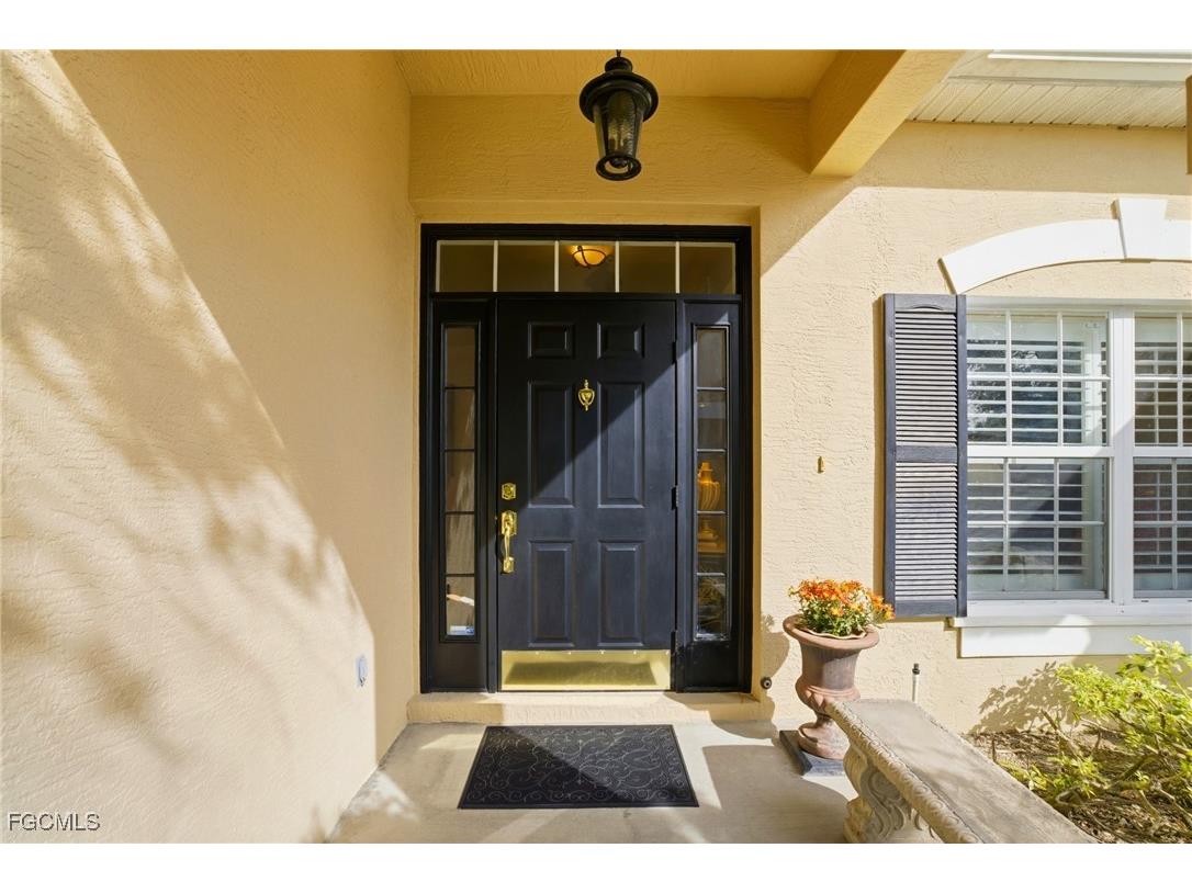 12757 Aston Oaks Drive Fort Myers FL 33912 2025019478 image3