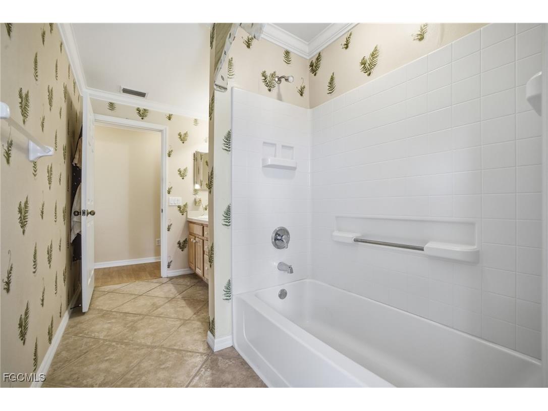 12757 Aston Oaks Drive Fort Myers FL 33912 2025019478 image32