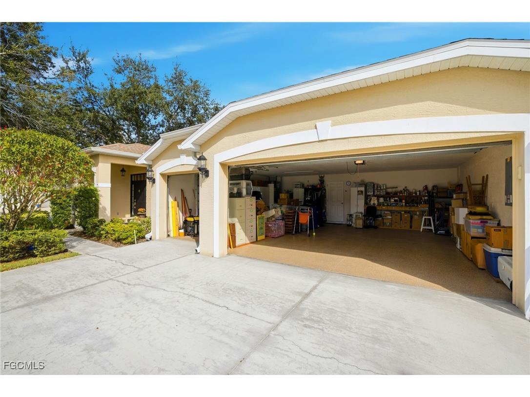 12757 Aston Oaks Drive Fort Myers FL 33912 2025019478 image38