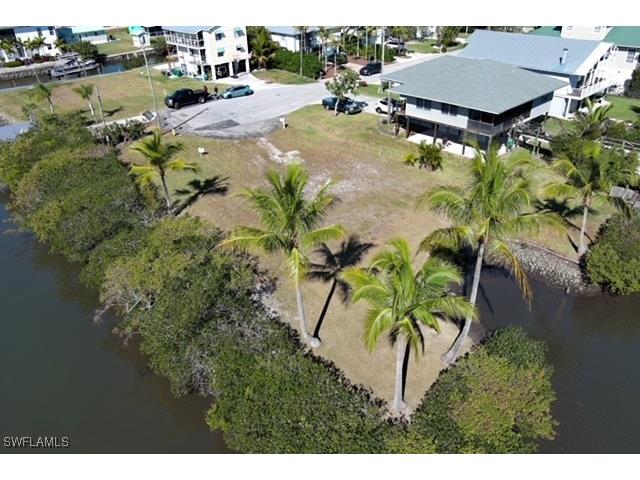 1276 Grand Canal Drive Naples FL 34110 226005713 image2