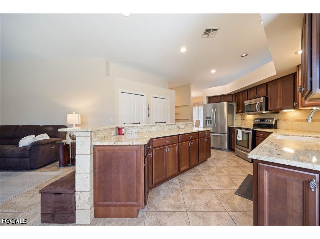 12762 Kedleston Circle Fort Myers FL 33912 2026028476 image14