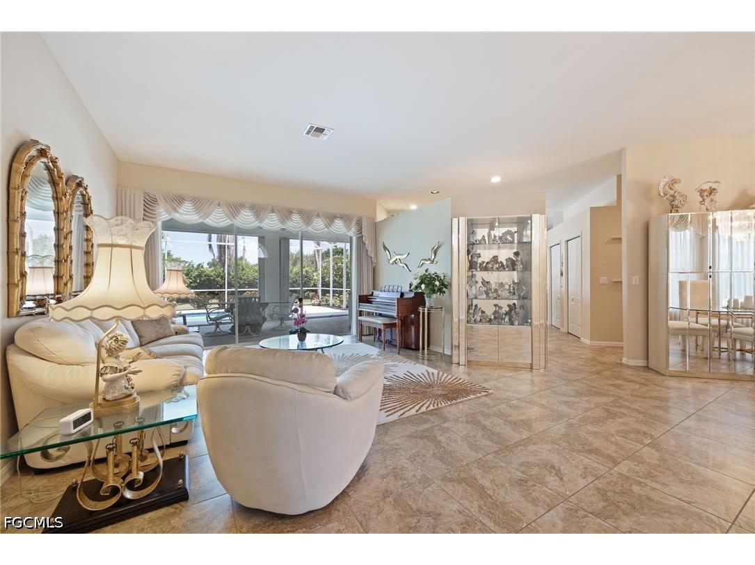 12762 Kedleston Circle Fort Myers FL 33912 2026028476 image5