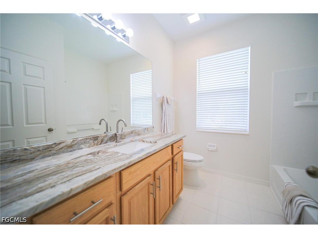 12765 Aston Oaks Drive Fort Myers FL 33912 2026016925 image27