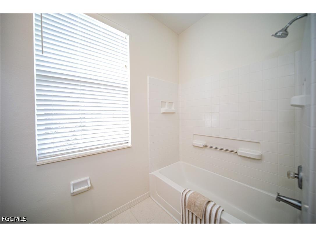 12765 Aston Oaks Drive Fort Myers FL 33912 2026016925 image28