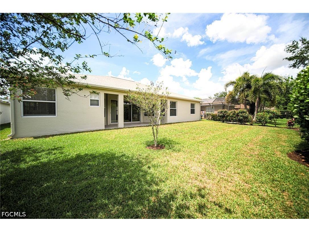 12765 Aston Oaks Drive Fort Myers FL 33912 2026016925 image32