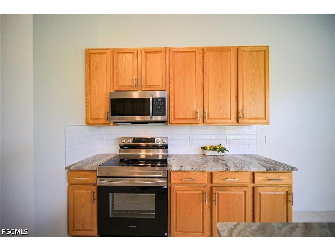 12765 Aston Oaks Drive Fort Myers FL 33912 2026016925 image4