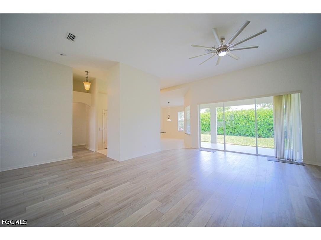 12765 Aston Oaks Drive Fort Myers FL 33912 2026016925 image7