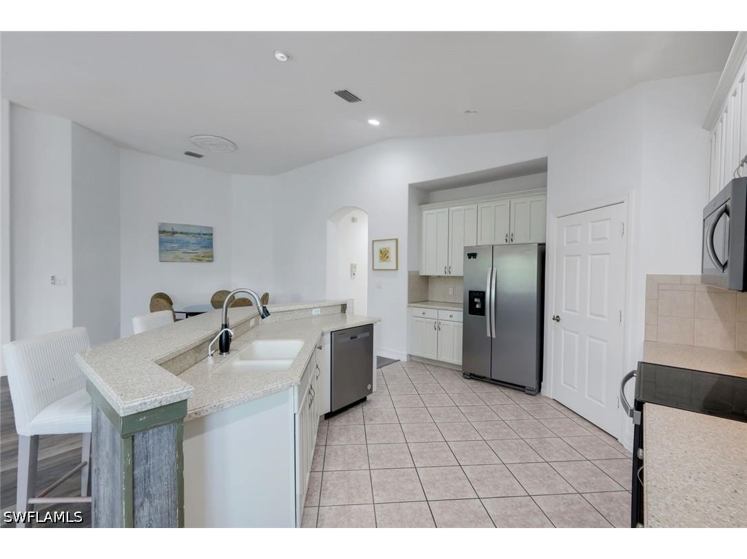 1277 Rialto Way #201 Naples FL 34114 226020774 image10