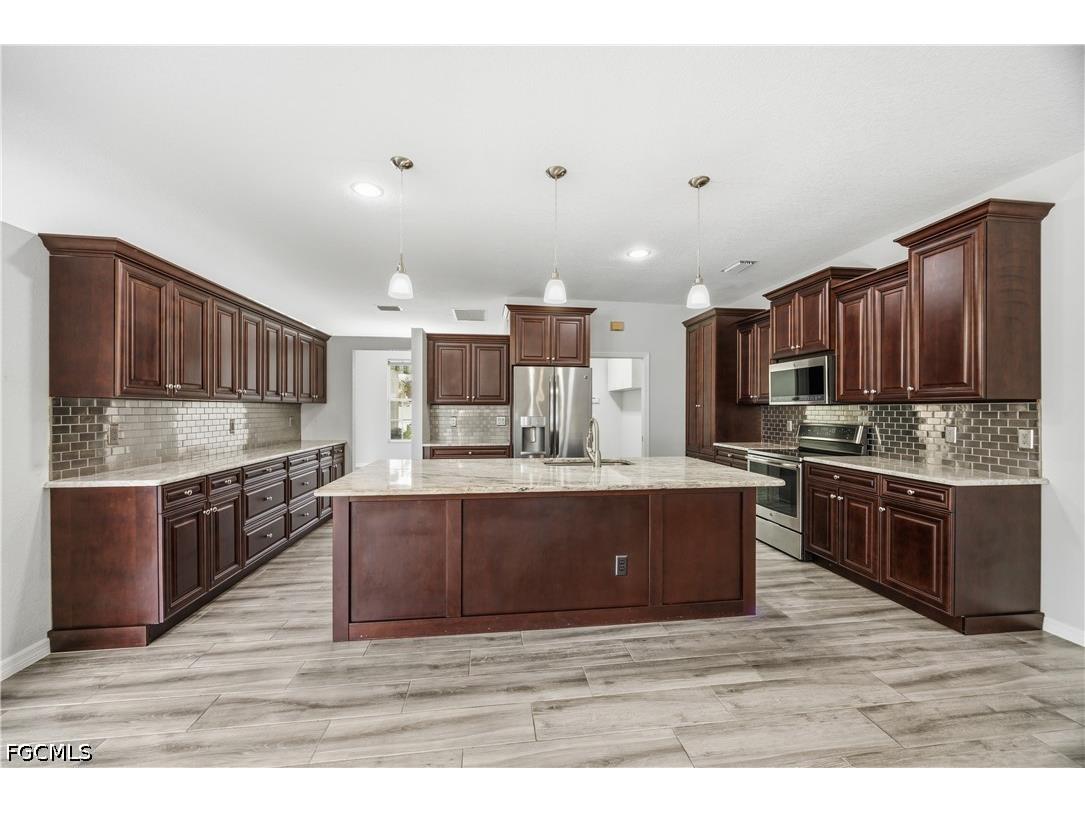 12781 Meadow Pine Lane Fort Myers FL 33913 2026019015 image3