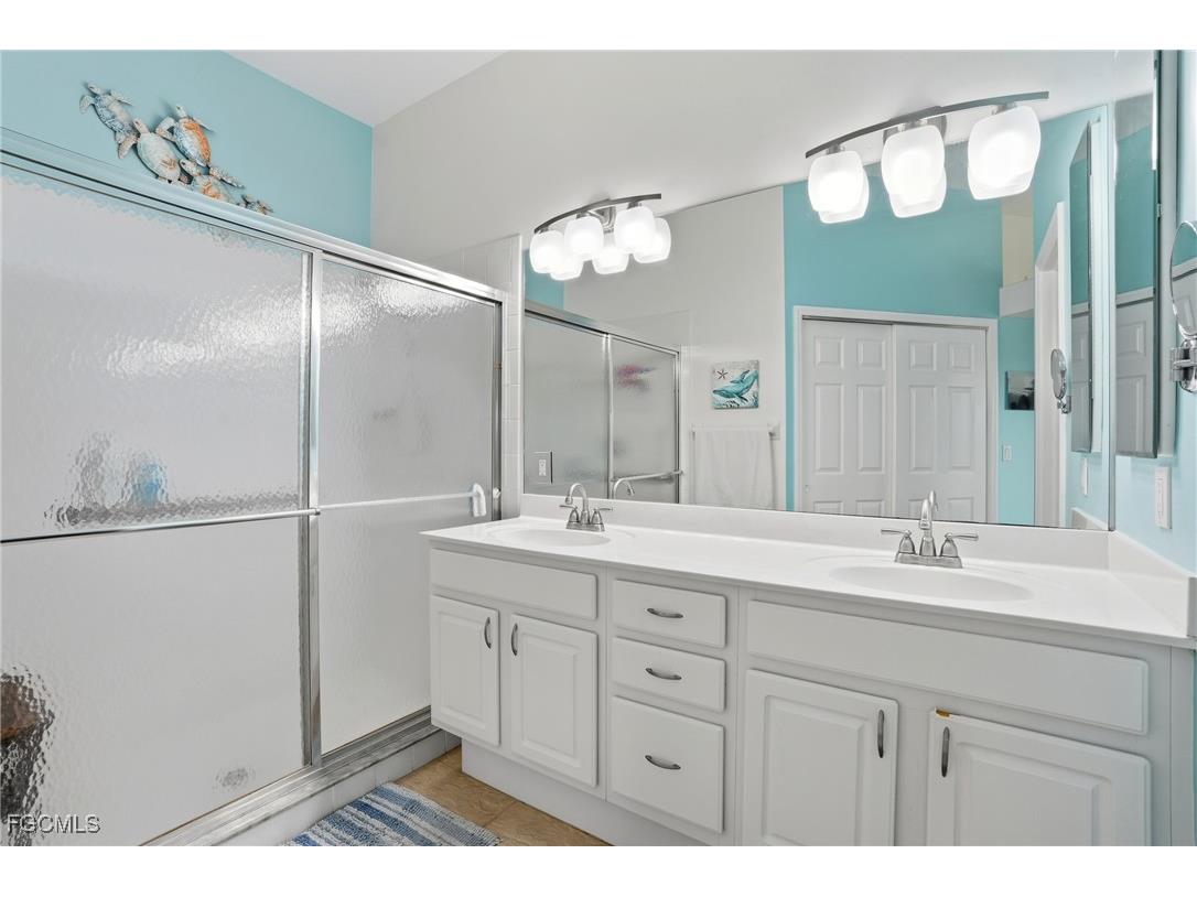 12784 Devonshire Lakes Circle Fort Myers FL 33913 2025013485 image19