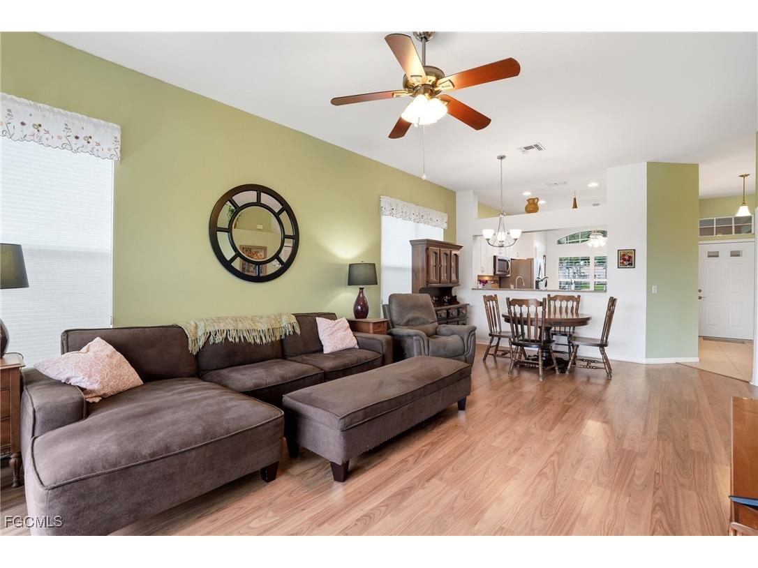 12784 Devonshire Lakes Circle Fort Myers FL 33913 2025013485 image3