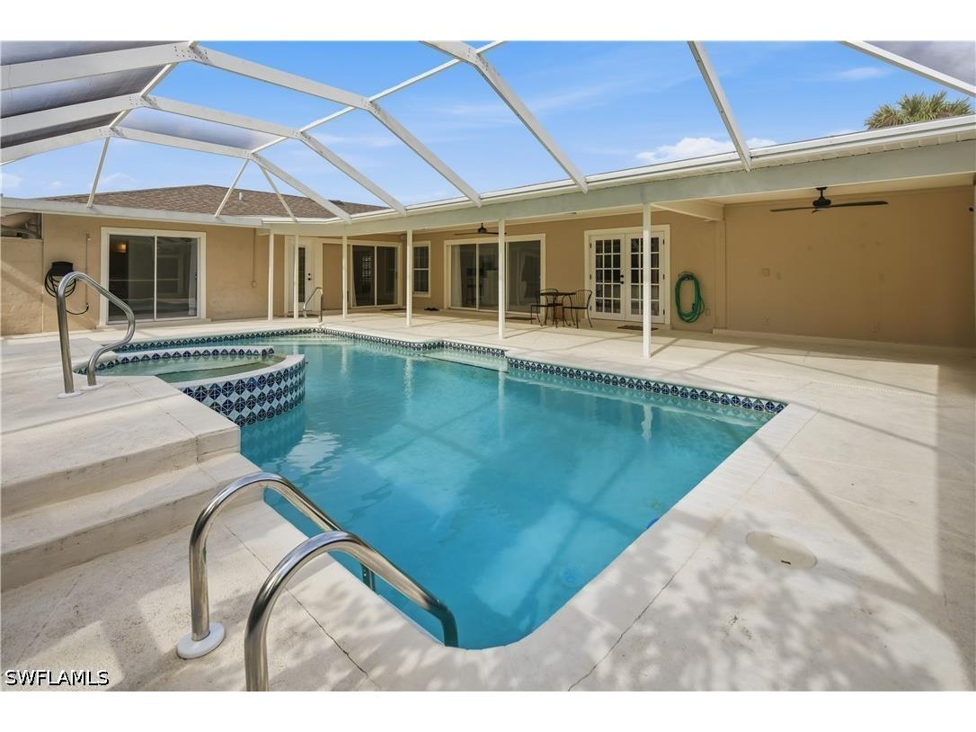 128 Viking Way Naples FL 34110 226023721 image1