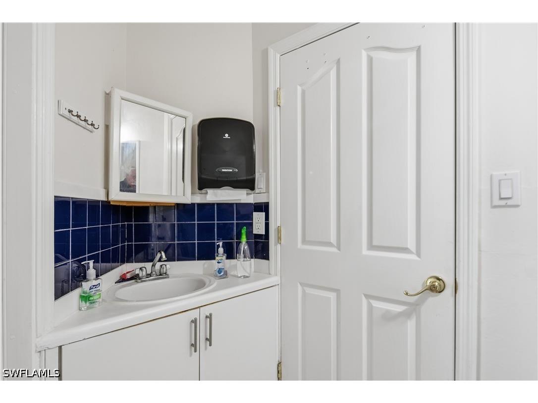 128 Viking Way Naples FL 34110 226023721 image24