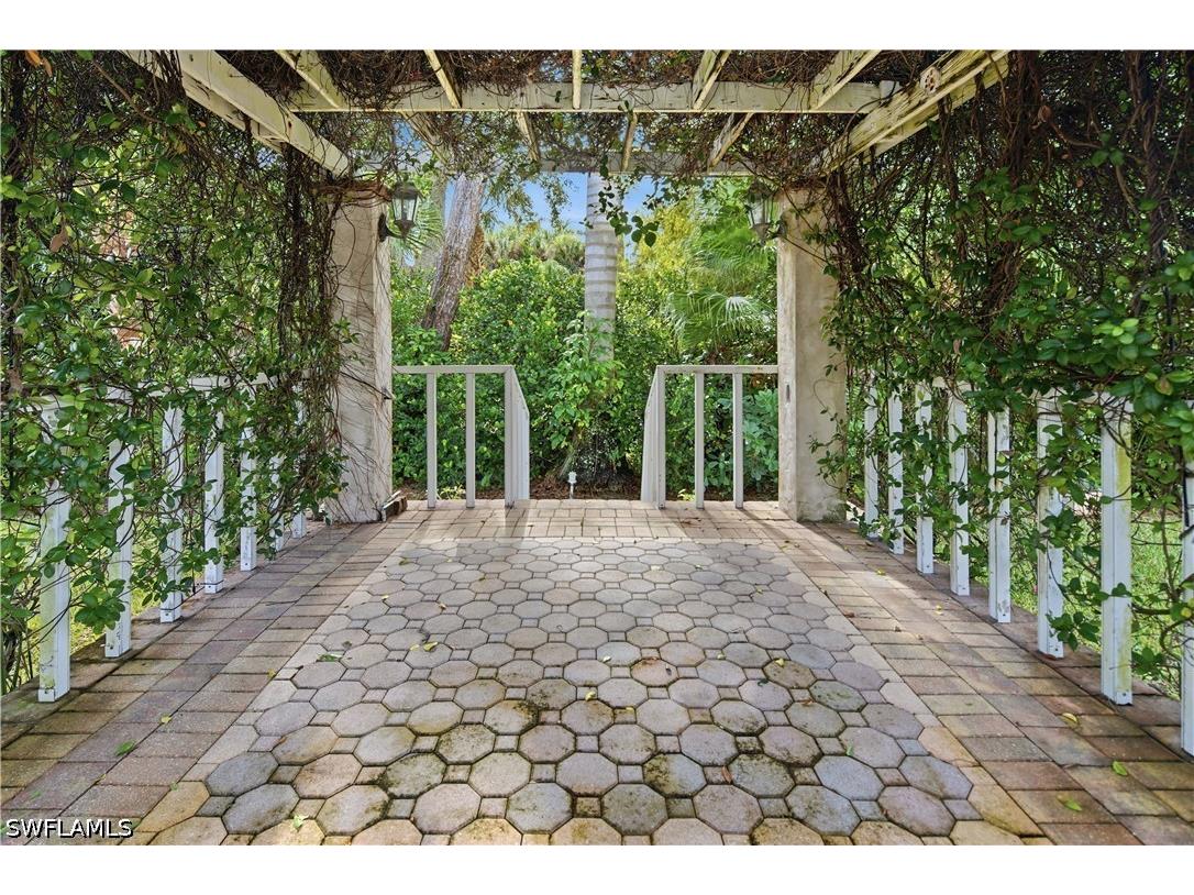 128 Viking Way Naples FL 34110 226023721 image4