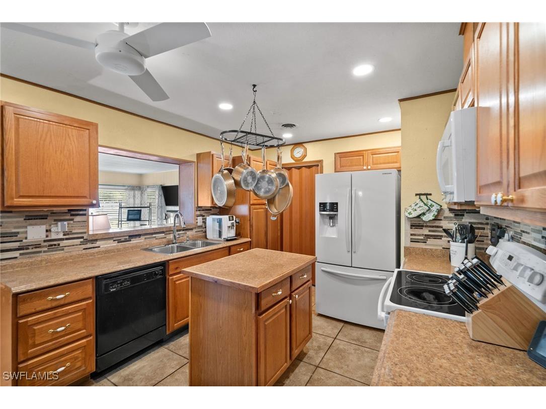 1280 22nd Avenue N Naples FL 34103 226002420 image3