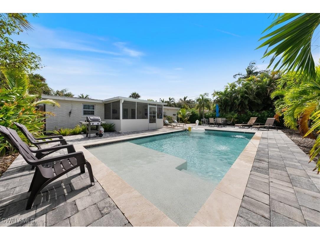 1280 Embassy Lane Naples FL 34104 225081174 image1