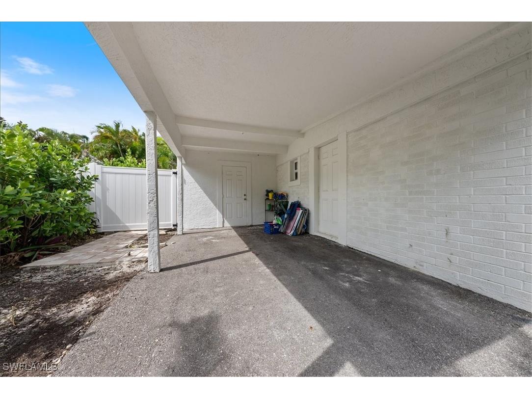 1280 Embassy Lane Naples FL 34104 225081174 image19