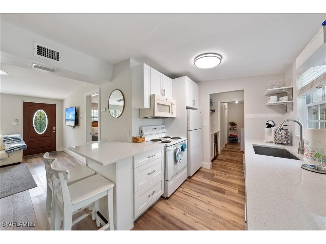 1280 Embassy Lane Naples FL 34104 225081174 image7