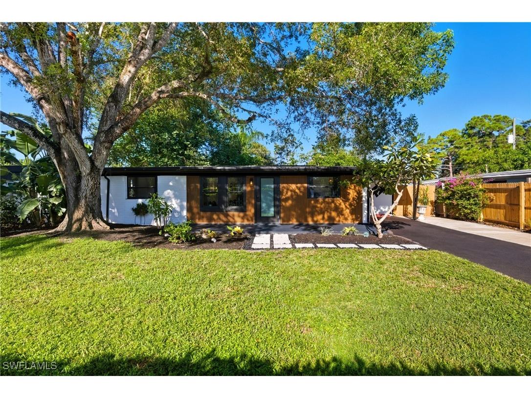 1280 Pine Street Naples FL 34104 226000680 image18