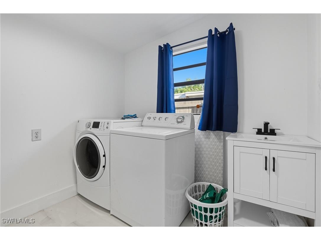 1280 Pine Street Naples FL 34104 226000680 image23