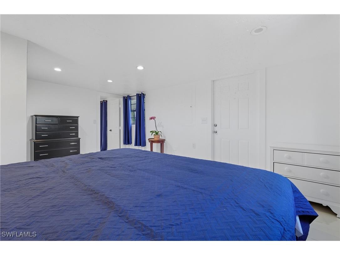 1280 Pine Street Naples FL 34104 226000680 image28