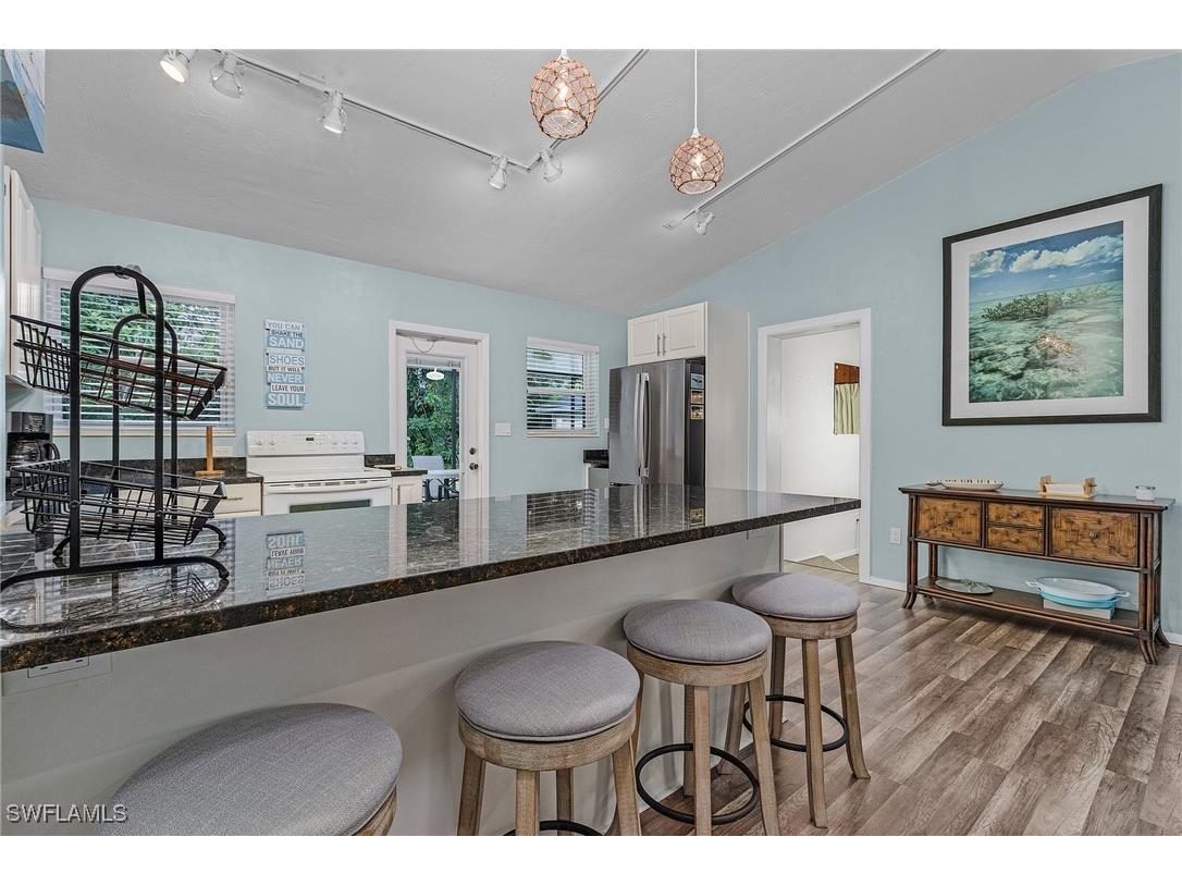 1281 10th Street N Naples FL 34102 225063854 image1