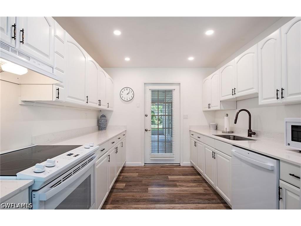1281 Diana Avenue Naples FL 34103 226014891 image8