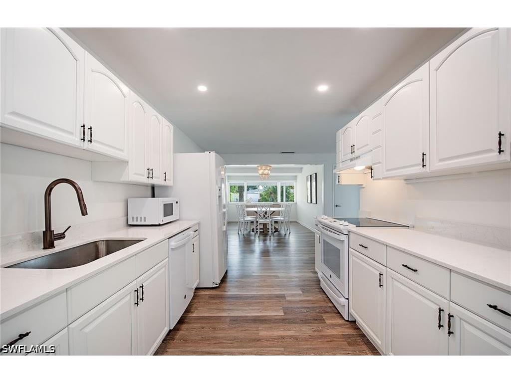 1281 Diana Avenue Naples FL 34103 226014891 image9