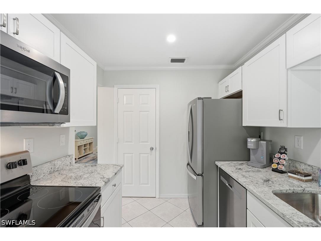 1281 Solana Road Naples FL 34103 226022728 image9