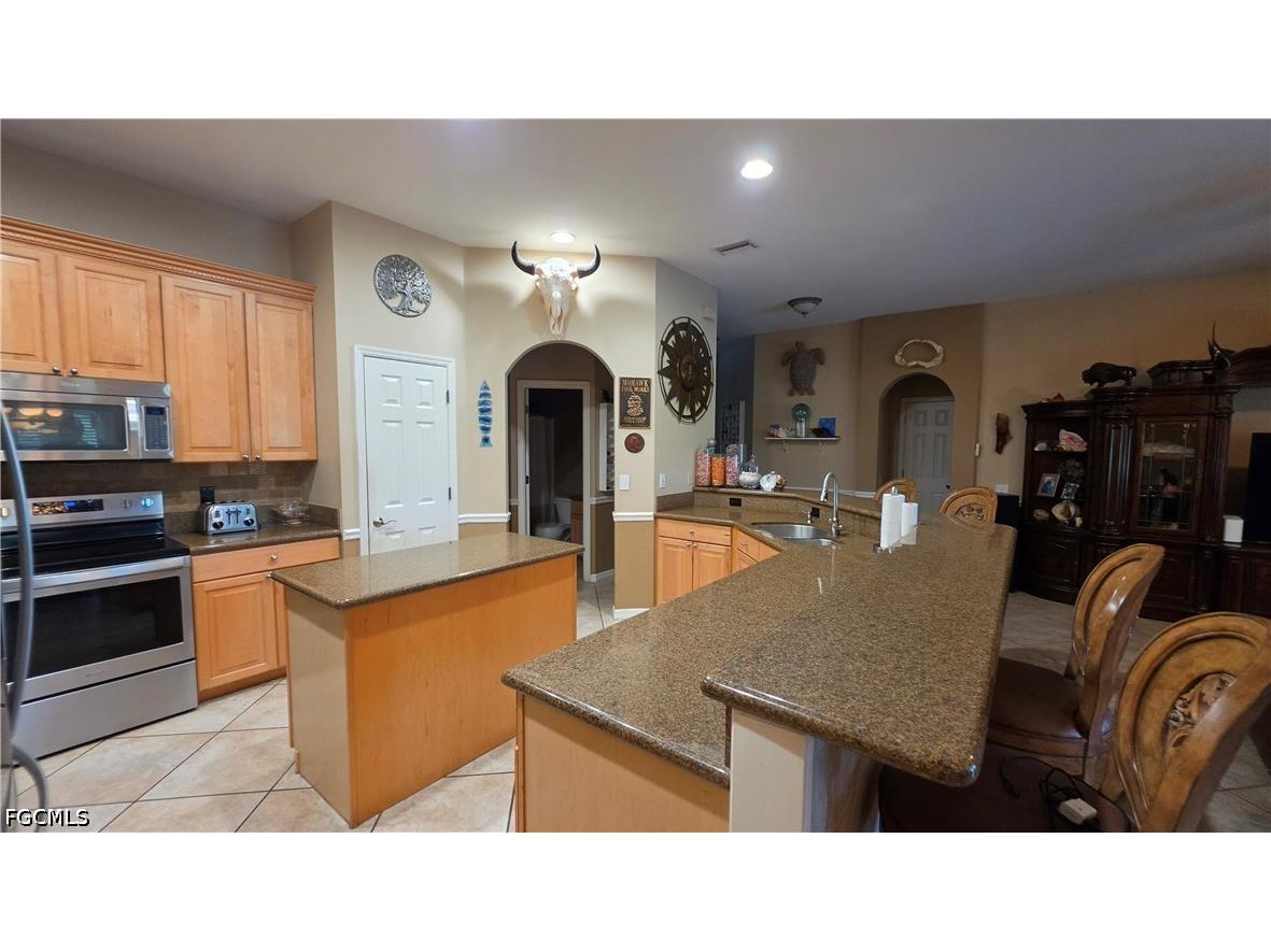 12810 Aston Oaks Drive Fort Myers FL 33912 2026026061 image2