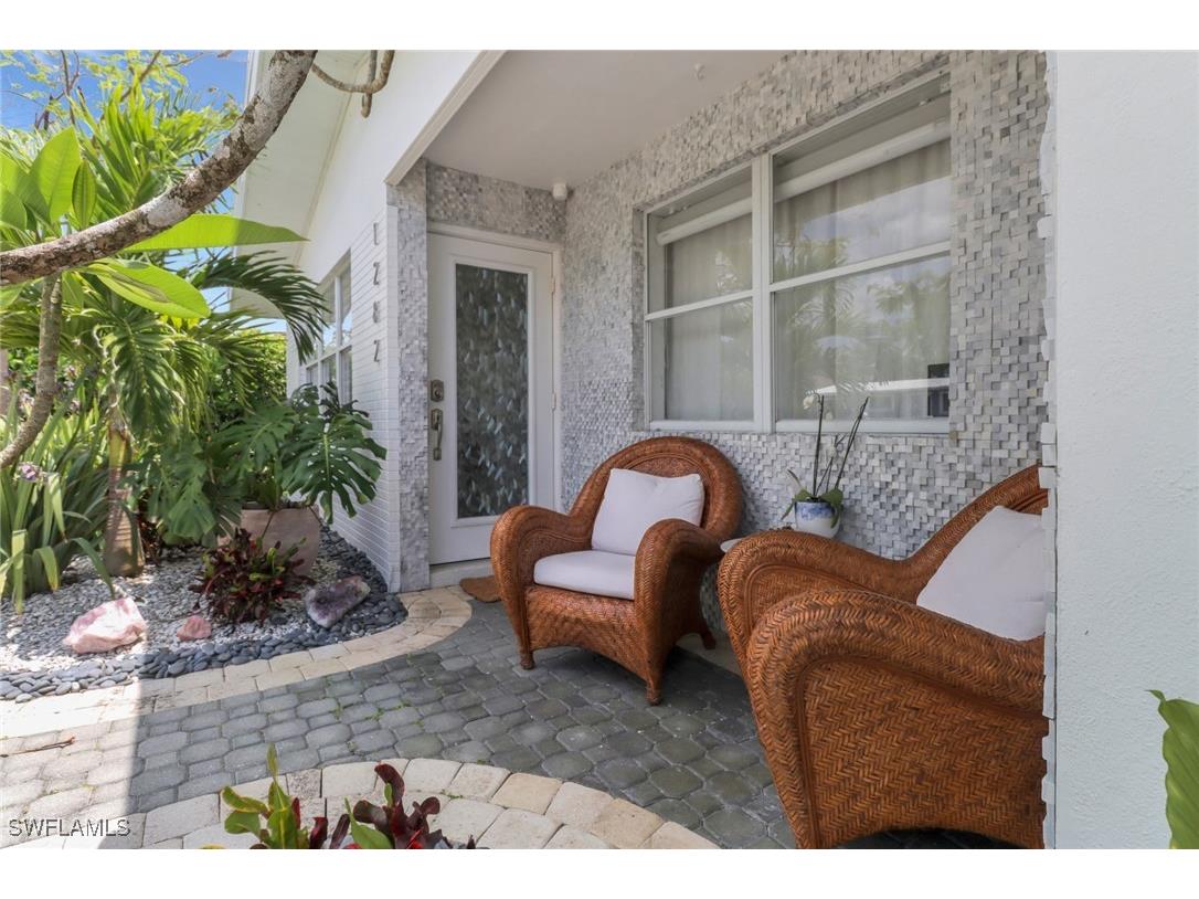 1282 Illinois Drive Naples FL 34103 225064635 image1