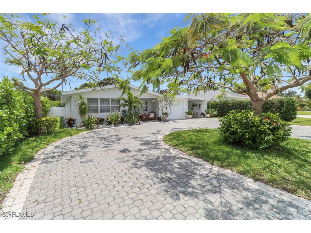 1282 Illinois Drive Naples FL 34103 225064635 image3