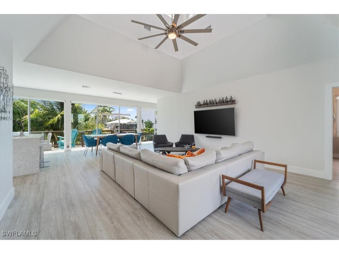 1282 Venetian Way Naples FL 34110 226001840 image11