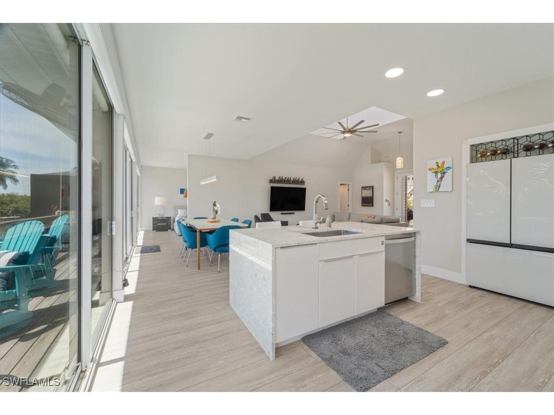 1282 Venetian Way Naples FL 34110 226001840 image17