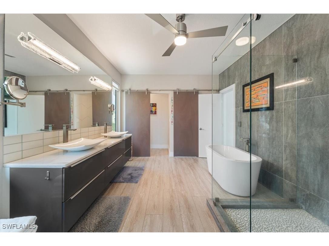 1282 Venetian Way Naples FL 34110 226001840 image25